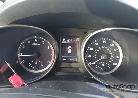 2017 Hyundai Santa Fe Sport 2.4L z USA, uszkodzony, nr VIN 5XYZT3LB2HG412388